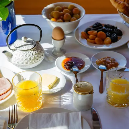 Hotel & Merilys 3*